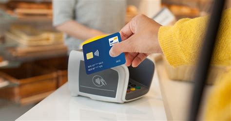 Bancontact makes payments easier .